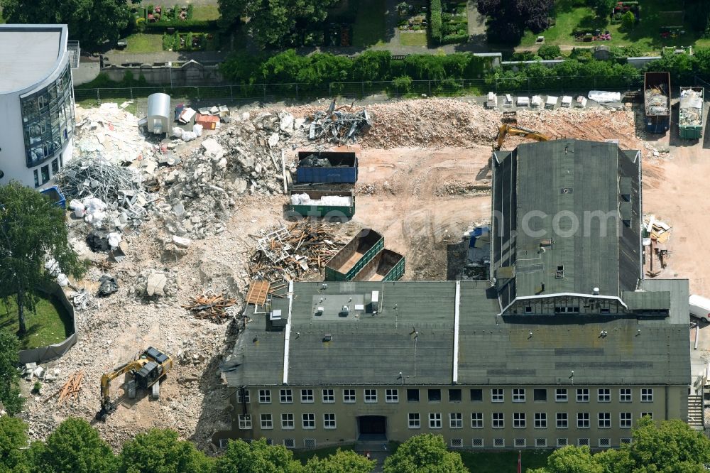 Aerial image Berlin - Demolition area of office buildings Home on Paul-Schneider-Strasse in the district Bezirk Steglitz-Zehlendorf in Berlin, Germany