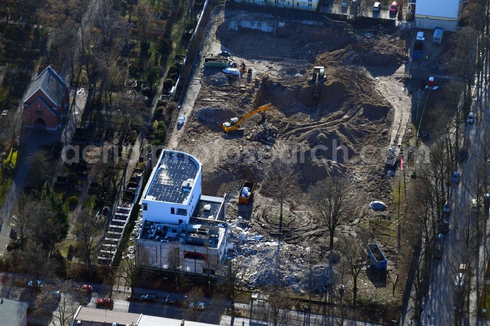 Berlin from above - Demolition area of office buildings Home on Paul-Schneider-Strasse in the district Bezirk Steglitz-Zehlendorf in Berlin, Germany