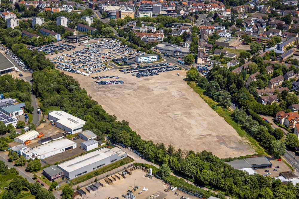 Hattingen from the bird's eye view: Demolition area for the construction of new commercial and residential buildings on the former O&K site on Droste-Huelshoff-Strasse in Hattingen in the state of North Rhine-Westphalia, Germany