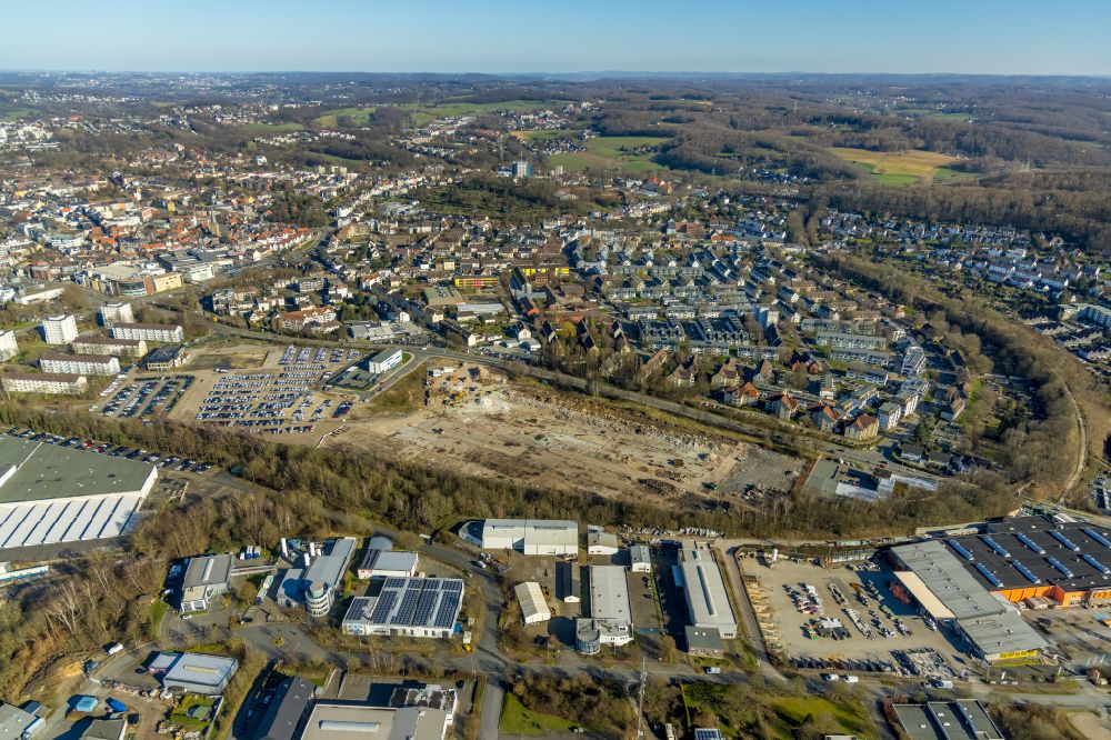 Hattingen from above - Demolition area for the new construction of commercial and residential buildings on the former O&K site with a new parking lot and police station along kidney Hofer Strasse in Hattingen in the state North Rhine-Westphalia, Germany