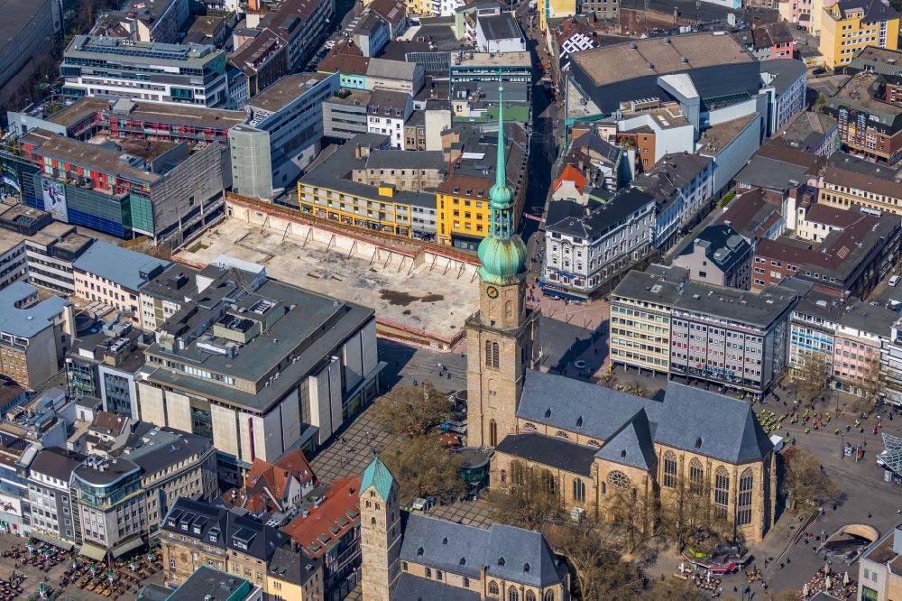Dortmund from the bird's eye view: Demolition work on the ruins of the former store building on Kampstrasse in Dortmund in the state North Rhine-Westphalia, Germany