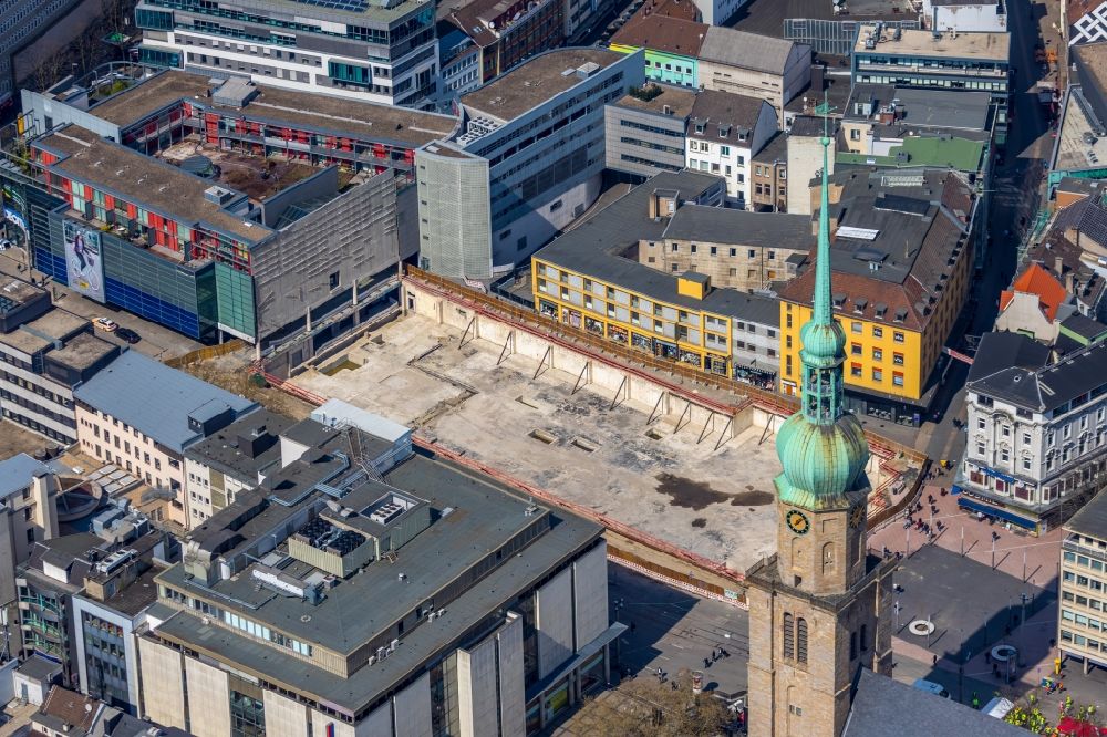 Aerial image Dortmund - Demolition work on the ruins of the former store building on Kampstrasse in Dortmund in the state North Rhine-Westphalia, Germany