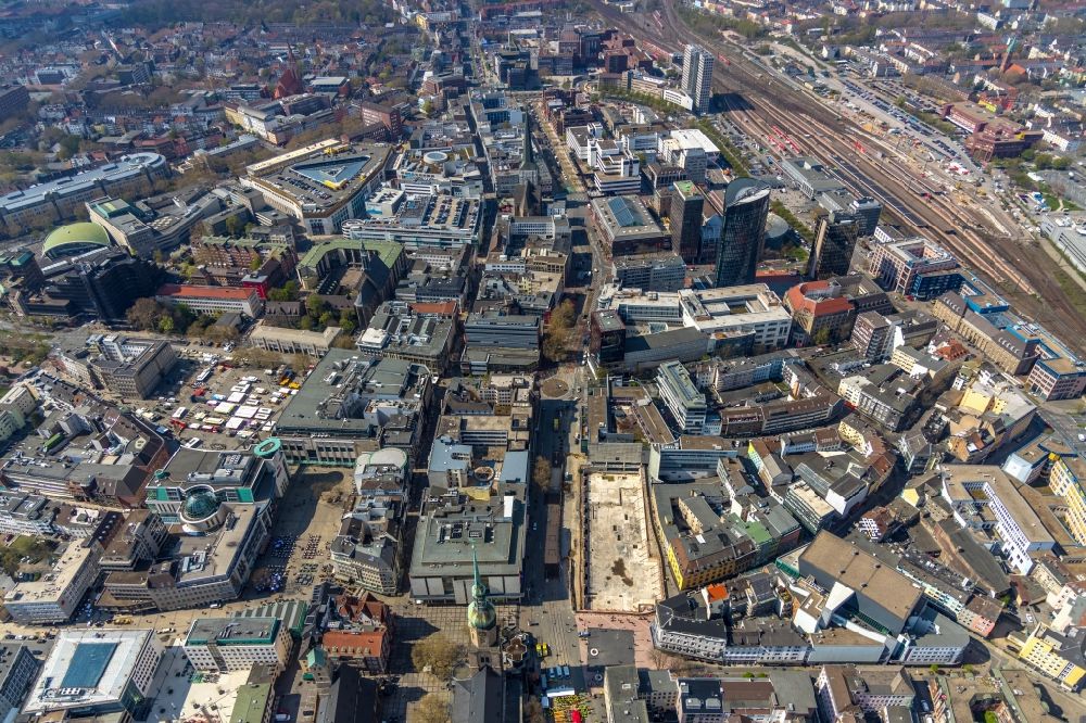 Aerial photograph Dortmund - Demolition work on the ruins of the former store building on Kampstrasse in Dortmund in the state North Rhine-Westphalia, Germany