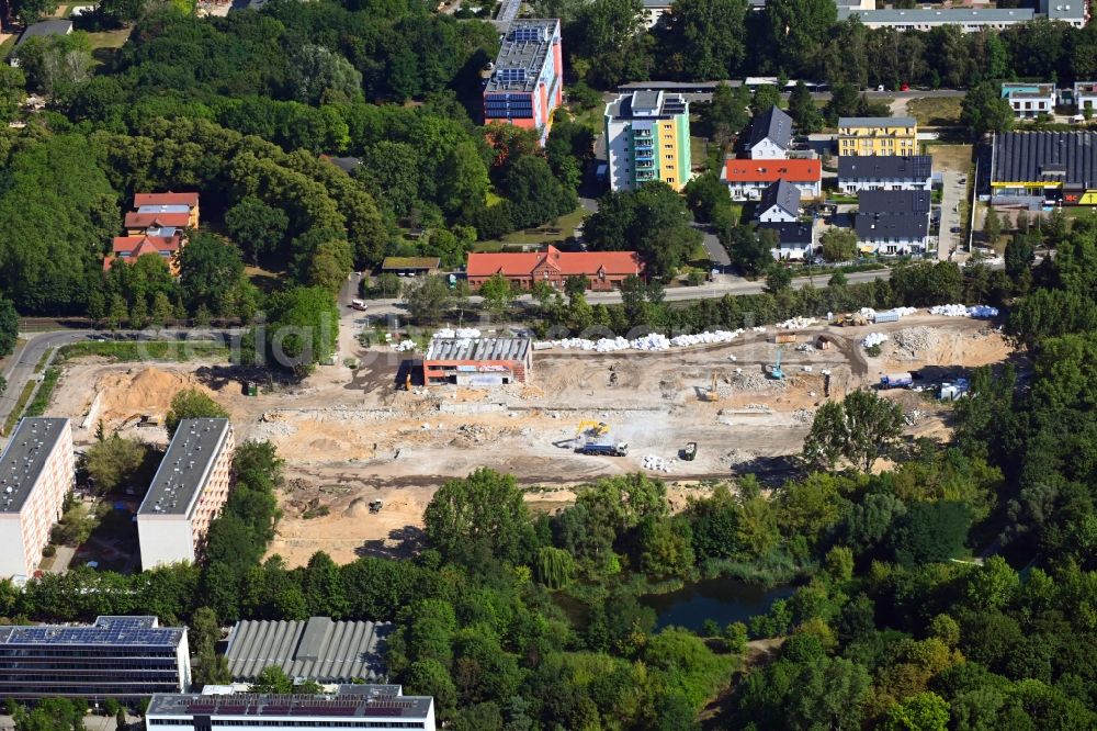 Aerial image Berlin - Demolition of the building area of ehemals genutzt von of Hochschule fuer Technik and Wirtschaft (HTW) in of Allee of Kosmonauten in the district Lichtenberg in Berlin, Germany