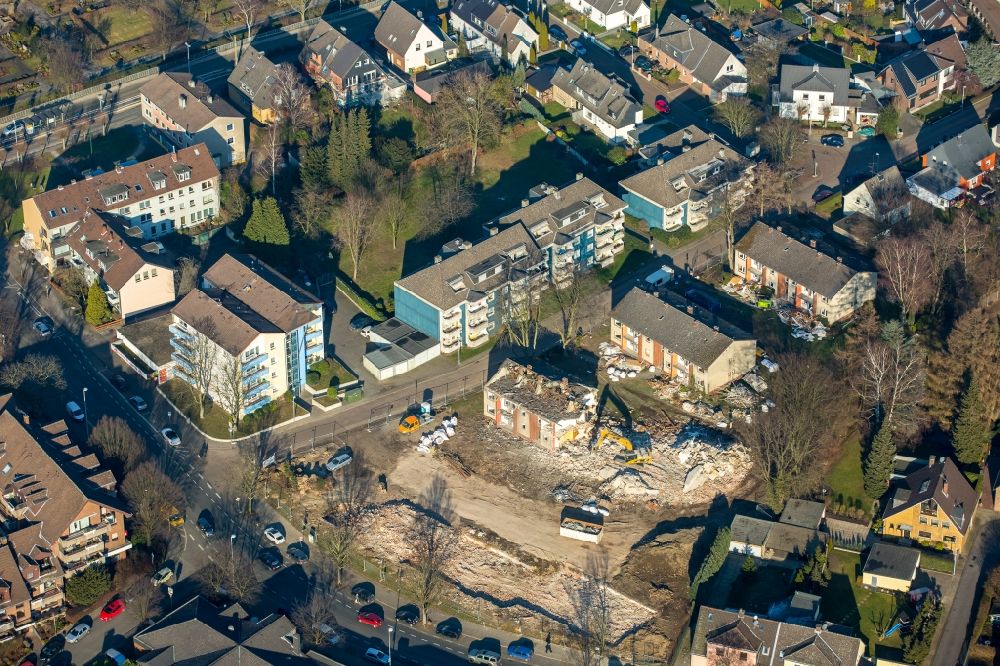 Mülheim an der Ruhr from the bird's eye view: Demolition of the building area of Schaarphausstrasse - Oberheidstrasse in the district Duempten in Muelheim on the Ruhr in the state North Rhine-Westphalia