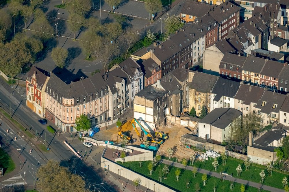 Aerial photograph Duisburg - Demolition of the building area of Bruckhausen Dieselstrasse - Eilperhofstrasse of company PRUeMER GMBH in the district Meiderich-Beeck in Duisburg in the state North Rhine-Westphalia