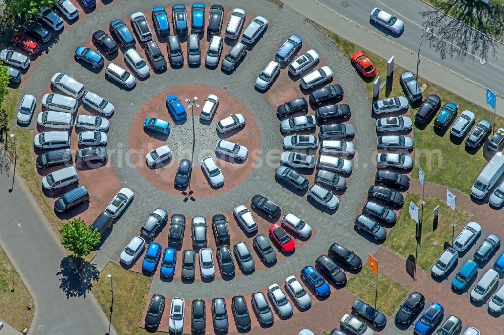 Aerial photograph Weimar - Parking and storage space for automobiles of Autohandels of Glinicke Dienstleistungs GmbH in Weimar in the state Thuringia, Germany
