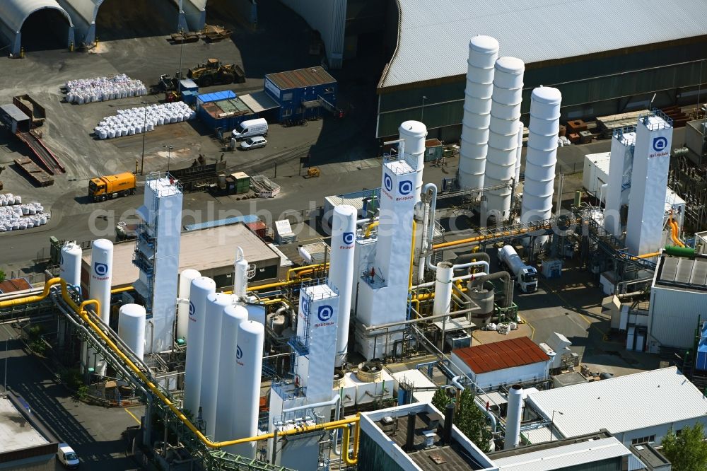 Aerial photograph Hamburg - Building complex and distribution center on the site of Air Liquide Deutschland GmbH on Mueggenburger Hauptdeich in the district Veddel in Hamburg, Germany
