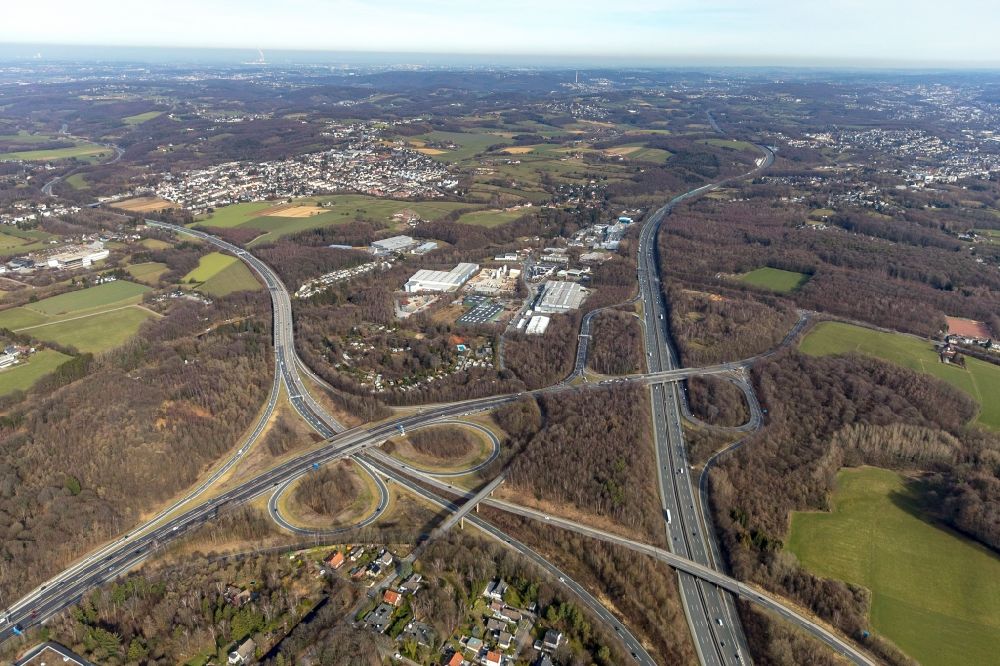 Sprockhövel from the bird's eye view: AK Wuppertal-Nord in Sprockhoevel in Ennepe-Ruhr-Kreis in North Rhine-Westfalen.Es joins the Federal Highway 1, with the Federal Highway 43 and the Federal Highway 46 and the road 326