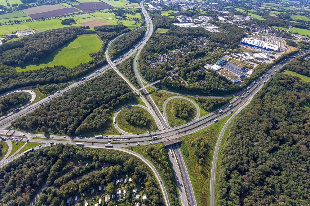 Sprockhövel from above - AK Wuppertal-Nord in Sprockhoevel in Ennepe-Ruhr-Kreis in North Rhine-Westfalen.Es joins the Federal Highway 1, with the Federal Highway 43 and the Federal Highway 46 and the road 326
