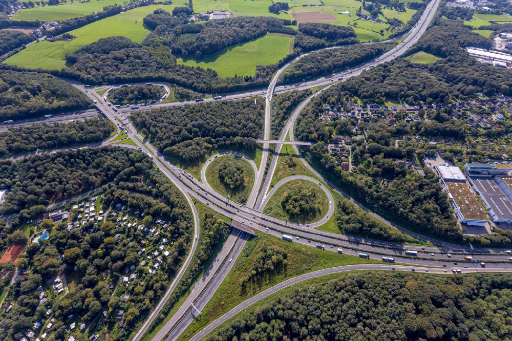 Sprockhövel from the bird's eye view: AK Wuppertal-Nord in Sprockhoevel in Ennepe-Ruhr-Kreis in North Rhine-Westfalen.Es joins the Federal Highway 1, with the Federal Highway 43 and the Federal Highway 46 and the road 326