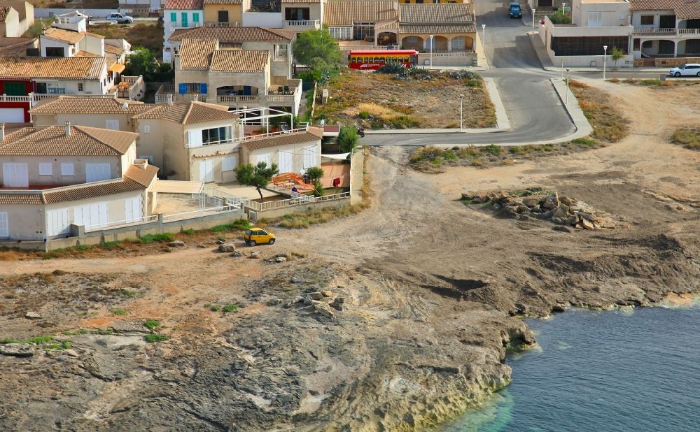 Aerial photograph Can Picafort - Beach landscape along the AlcA?dia bay Badia d'AlcA?dia in Can Picafort in Balearische Insel Mallorca, Spain