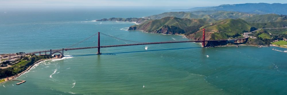 San Francisco from the bird's eye view: Historic Old Bridge Golden Gate Bridge in San Francisco in California, United States of America