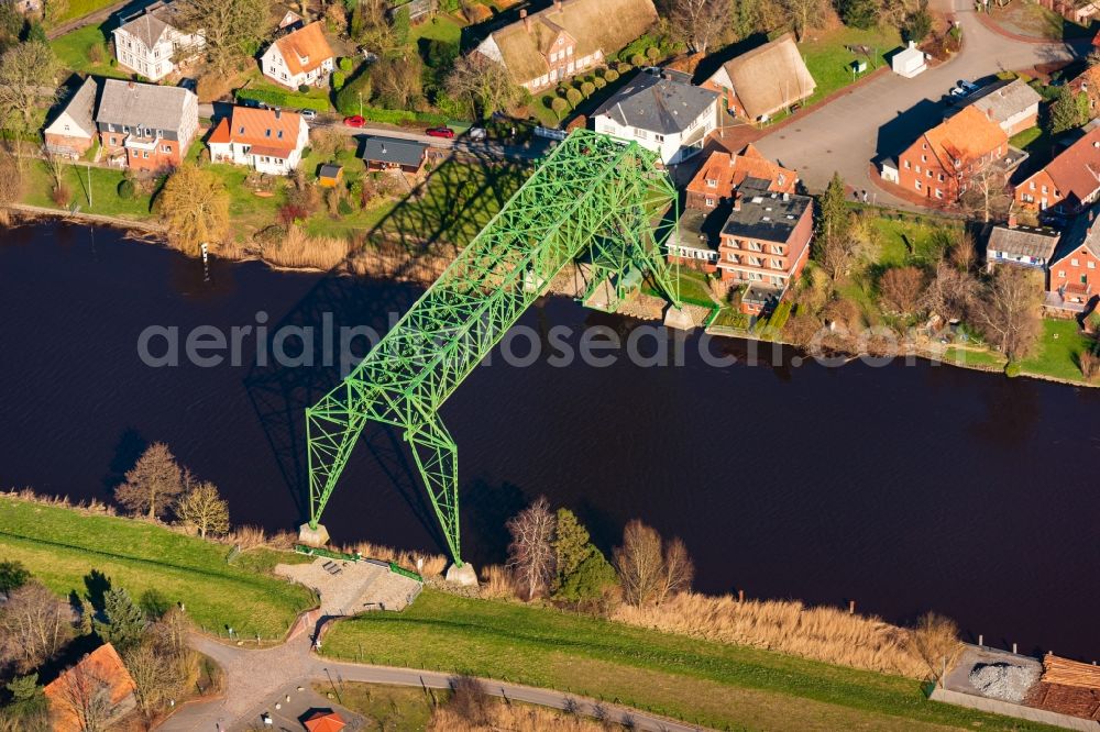 Aerial photograph Osten - Historic Old Bridge of Schwebefaehre about the Oste across in Osten in the state Lower Saxony, Germany