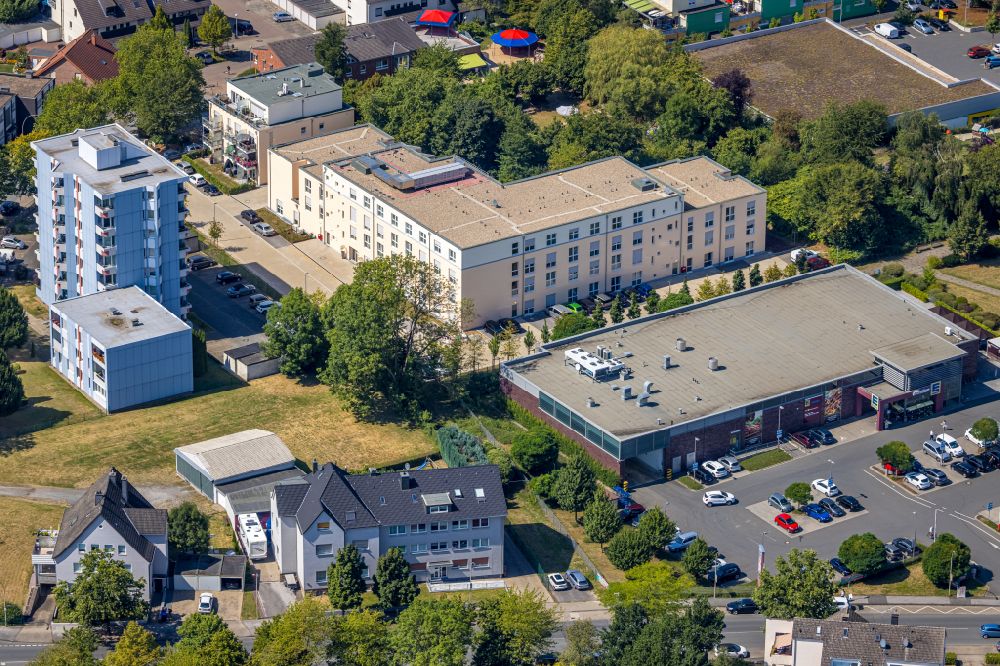 Witten from the bird's eye view: Retirement home - retirement Am Helfkonp in Witten in the state North Rhine-Westphalia, Germany
