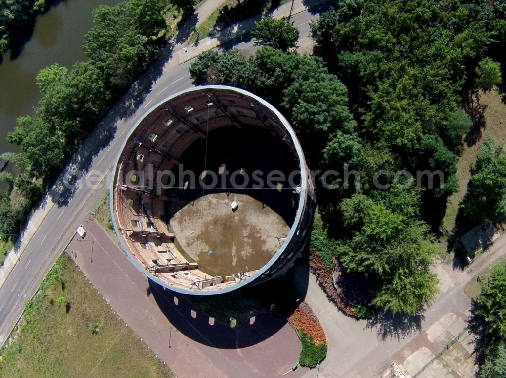 Aerial image Halle / Saale - View of the old gas storage at Holzplatz in Halle. The plan is the renovation and reuse for cultural events.