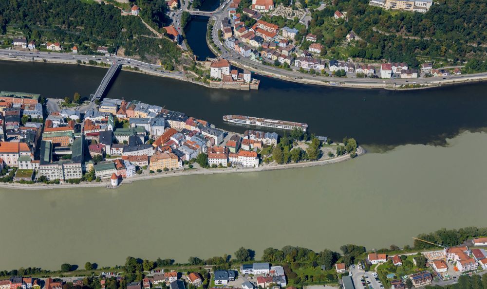 Passau from the bird's eye view: Town on the banks of the river of Donau and of Inn in Passau in the state Bavaria, Germany