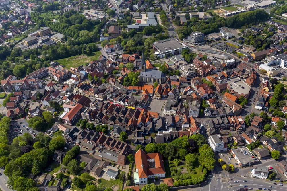 Werne from the bird's eye view: The historic city of Werne in the state North Rhine-Westphalia is characterized by medieval timber-framed houses as well as the St. Christophorus-Church