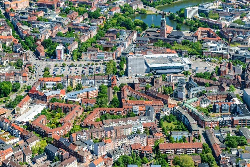 Aerial photograph Kiel - Old Town- center of downtown Kiel in the state of Schleswig-Holstein. A church, shopping mall and office buildings are located in the city centre