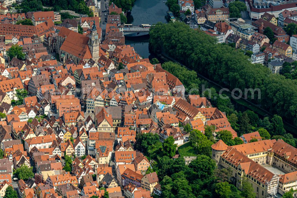 Aerial photograph Tübingen - City view on the river bank Neckar in Tuebingen in the state Baden-Wuerttemberg, Germany