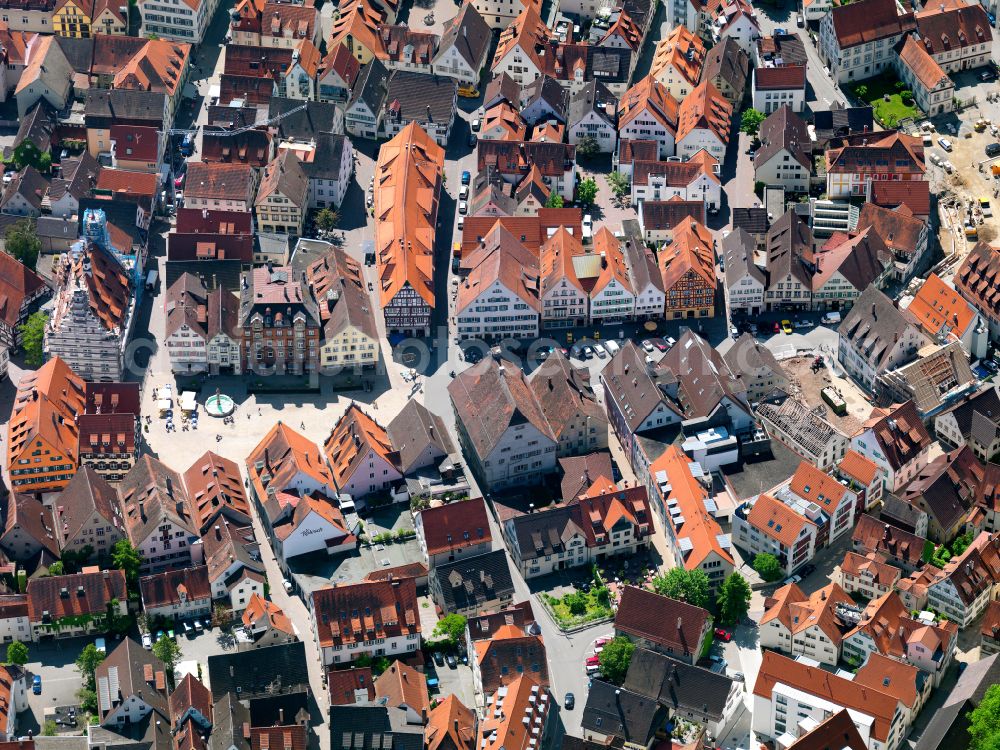 Aerial image Biberach an der Riß - Market square in the old town center surrounded by half-timbered houses in Biberach an der Riss in the state Baden-Wuerttemberg, Germany