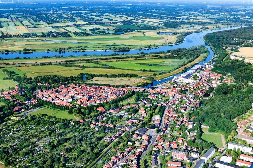 Aerial photograph Boizenburg/Elbe - Old Town area and city center in Boizenburg/Elbe in the state Mecklenburg - Western Pomerania, Germany