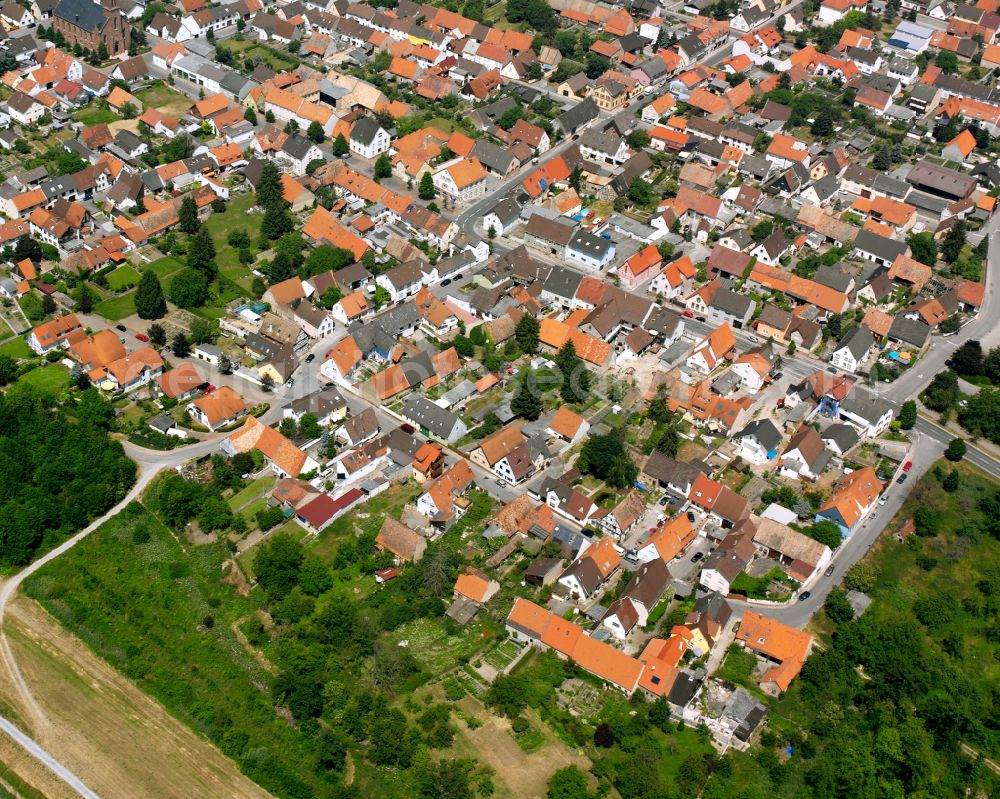 Aerial photograph Dettenheim - Old Town area and city center on street Hinterstrasse in the district Russheim in Dettenheim in the state Baden-Wuerttemberg, Germany