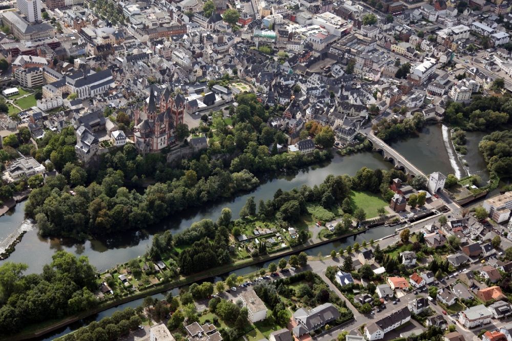 Aerial image Limburg an der Lahn - Old Town area and city center with the cathedral in Limburg an der Lahn in the state Hesse