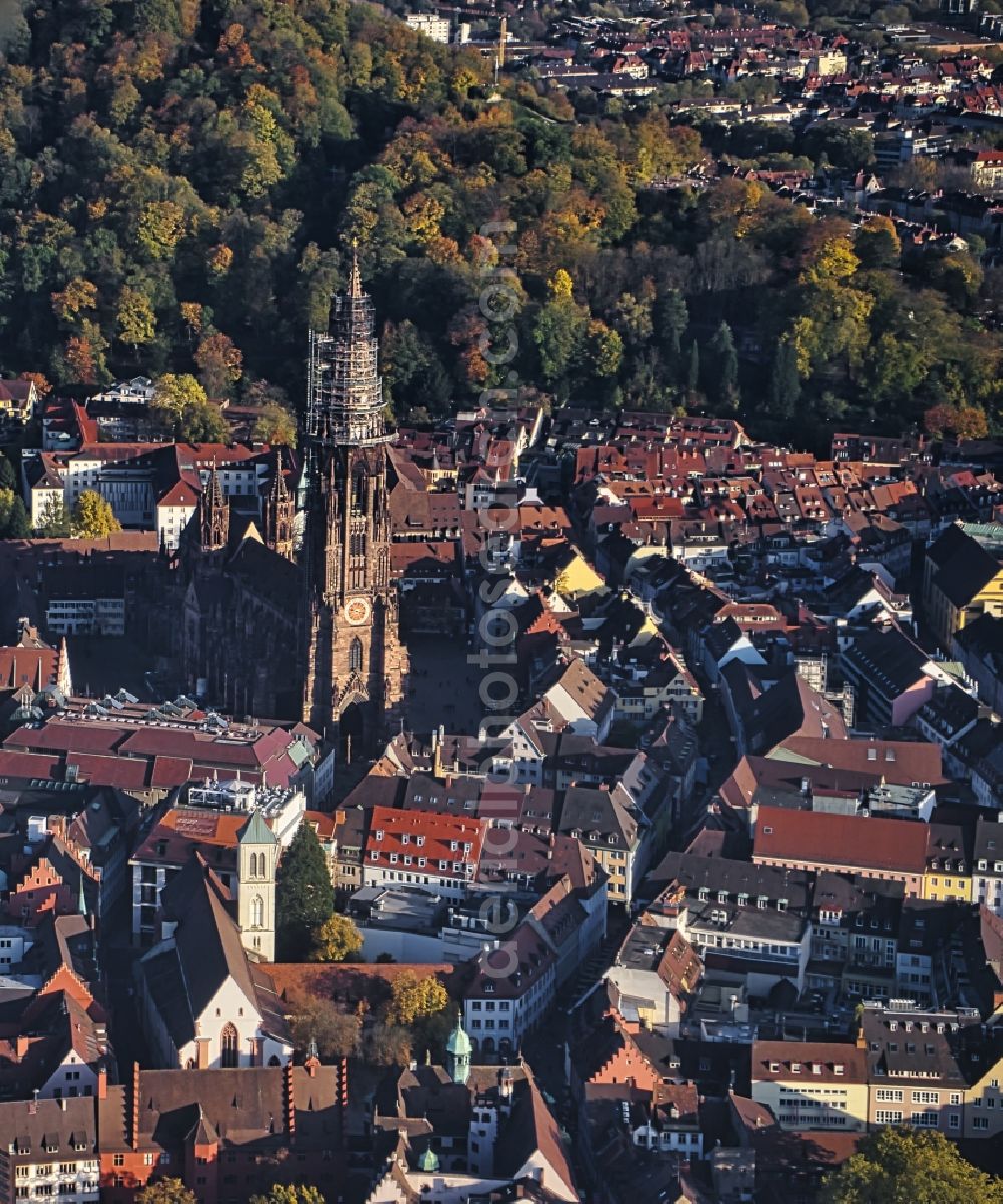 Aerial photograph Freiburg im Breisgau - Old Town area and city center in Freiburg im Breisgau in the state Baden-Wurttemberg, Germany