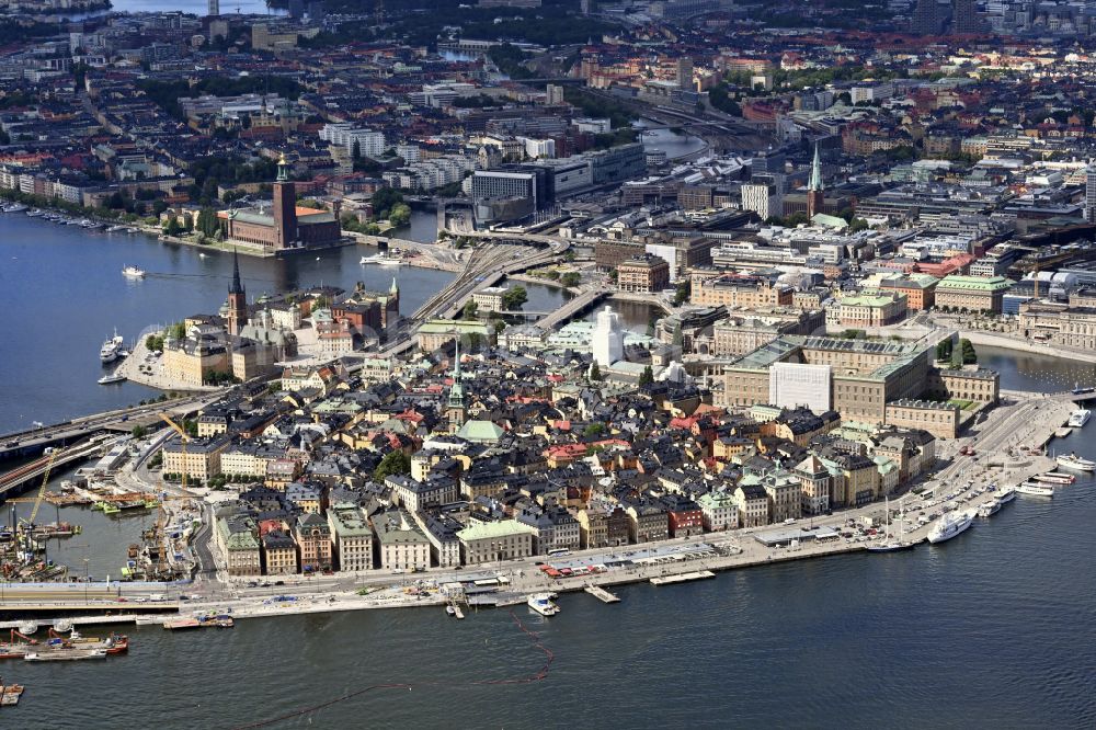 Aerial photograph Stockholm - Old Town area and city center Gamla Stan on Stadsholmen island in Stockholm in Stockholms laen, Sweden