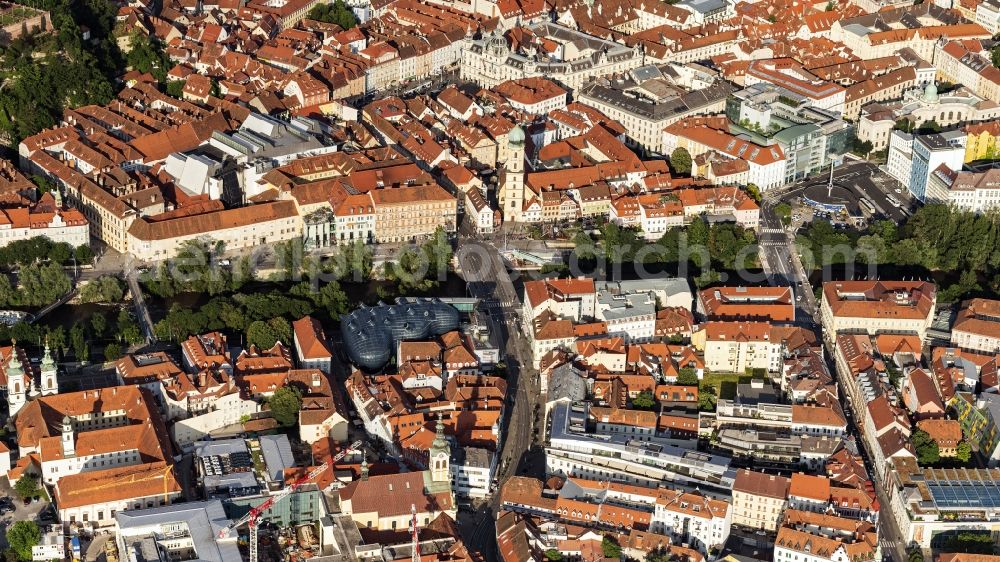 Aerial photograph Graz - Old Town area and city center on Flussverlauf of Mur in Graz in Steiermark, Austria
