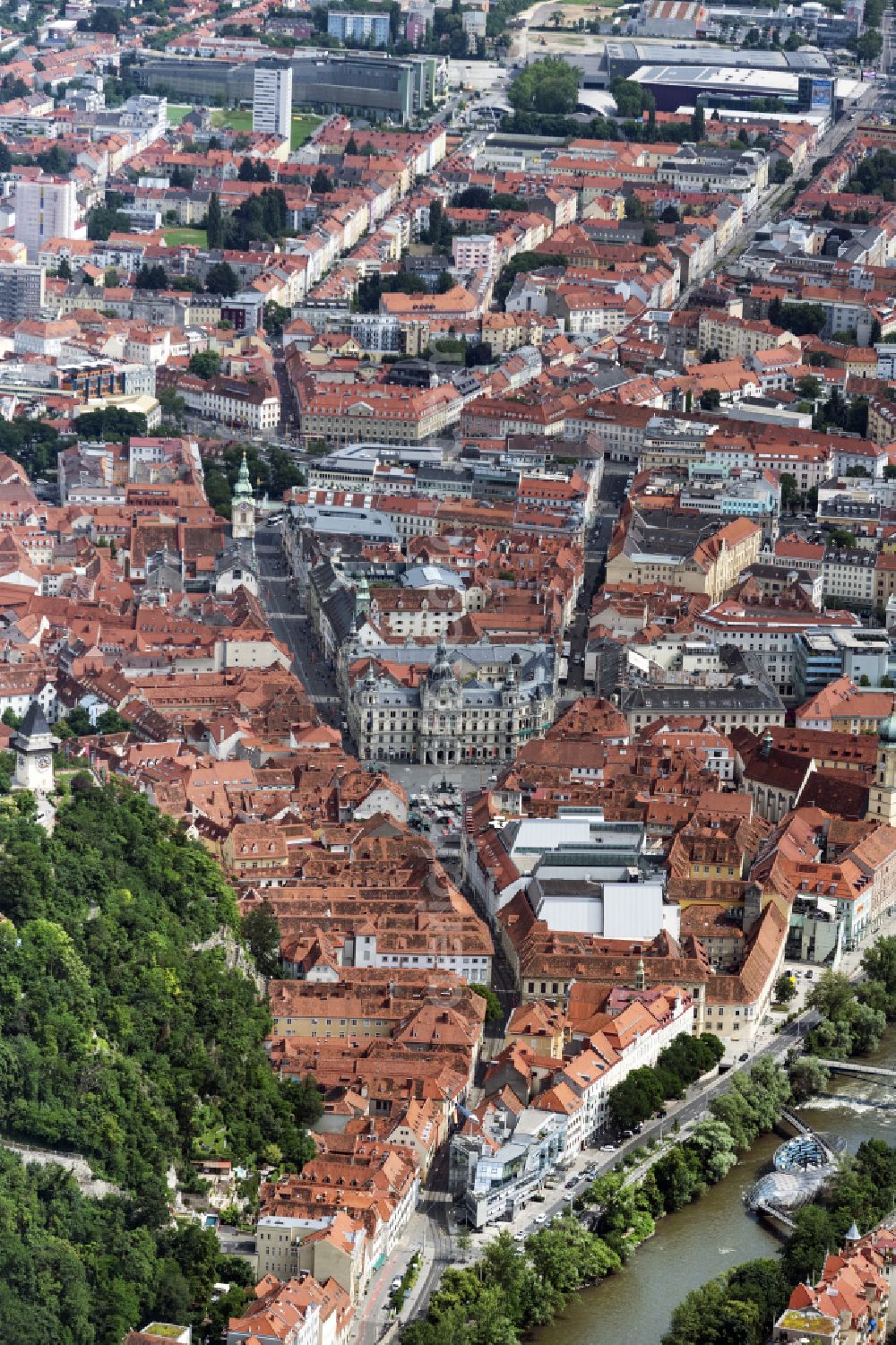 Graz from the bird's eye view: Old Town area and city center with dem Schlossberg on Flussverlauf of Mur in Graz in Steiermark, Austria