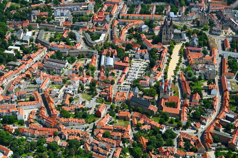 Halberstadt from the bird's eye view: Old Town area and city center on place Domplatz in Halberstadt in the state Saxony-Anhalt, Germany