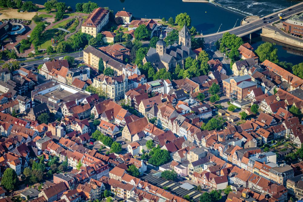 Aerial photograph Hameln - Old Town area and city center in Hameln in the state Lower Saxony, Germany