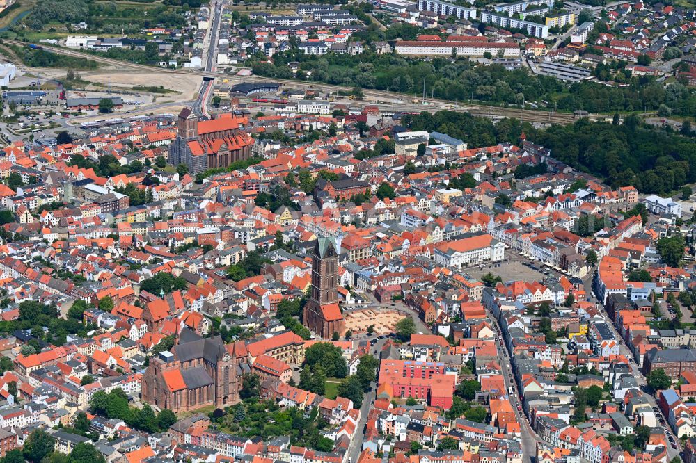 Aerial image Wismar - Old Town area and city center in Hansestadt Wismar at the baltic sea coast in the state Mecklenburg - Western Pomerania, Germany