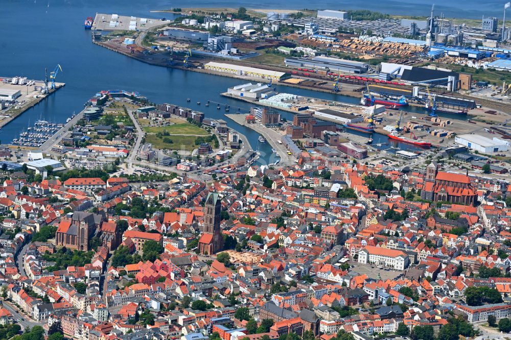 Aerial image Wismar - Old Town area and city center in Hansestadt Wismar at the baltic sea coast in the state Mecklenburg - Western Pomerania, Germany
