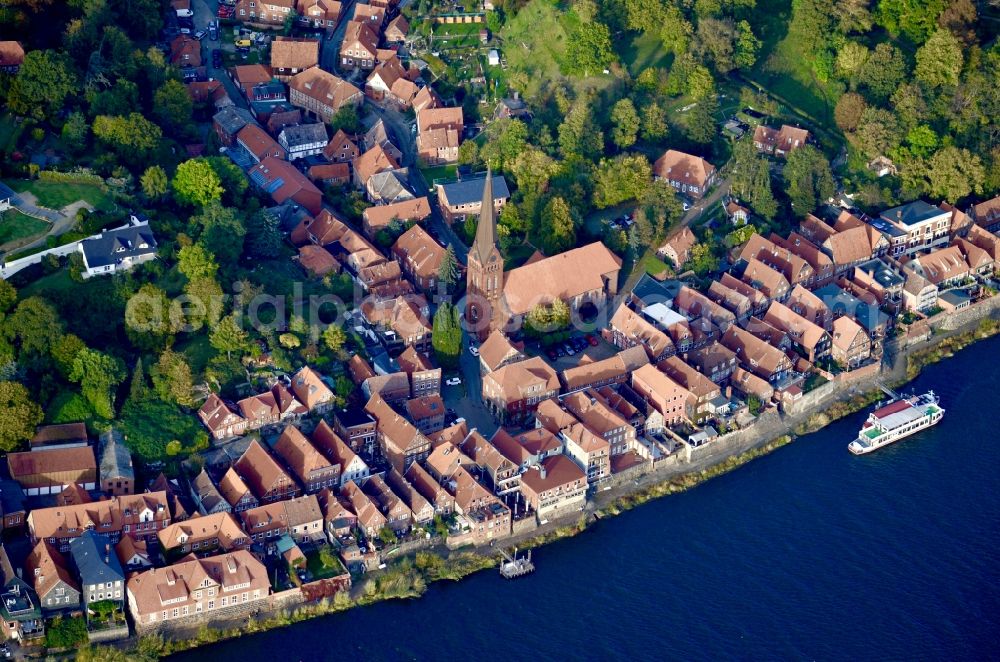 Aerial image Lauenburg/Elbe - Old Town area and city center with Maria-Magdalenen church in Lauenburg/Elbe in the state Schleswig-Holstein, Germany