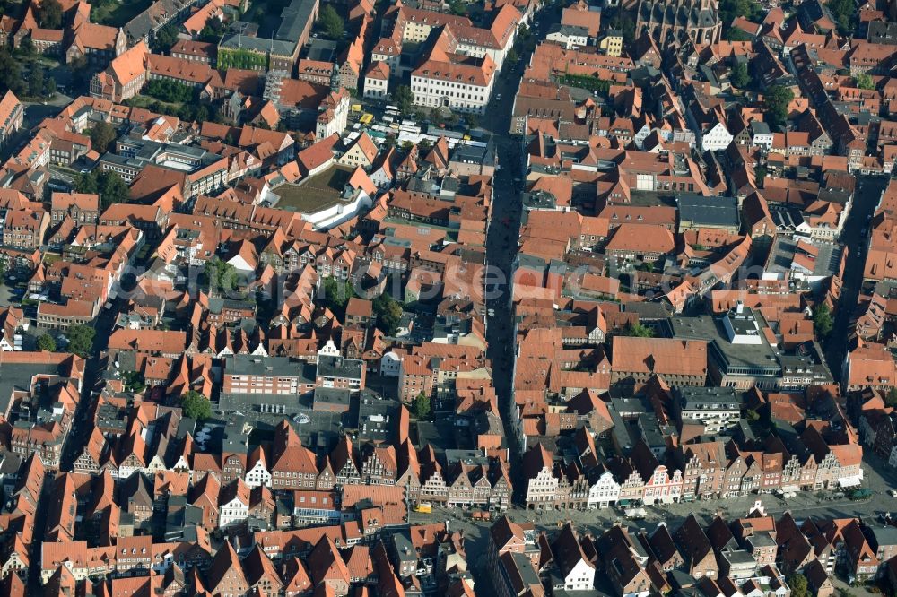 Lüneburg from the bird's eye view: Old Town area and city center in Lueneburg in the state Lower Saxony