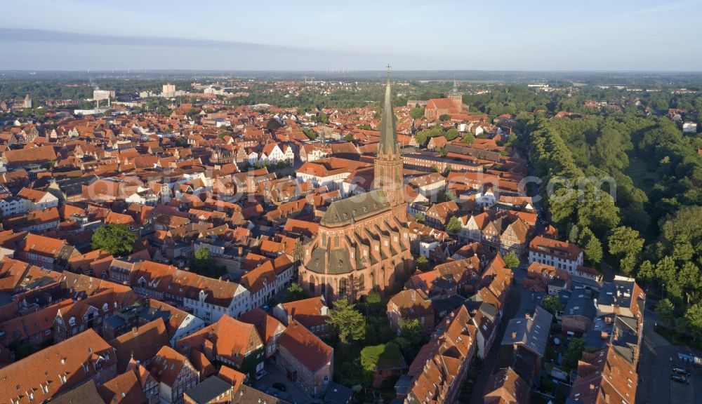 Aerial photograph Lüneburg - Old Town area and city center in Lueneburg in the state Lower Saxony
