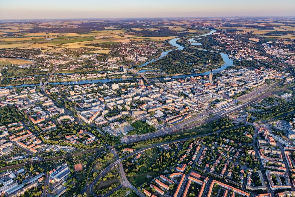 Magdeburg from the bird's eye view: Old Town area and city center in Magdeburg in the state Saxony-Anhalt, Germany