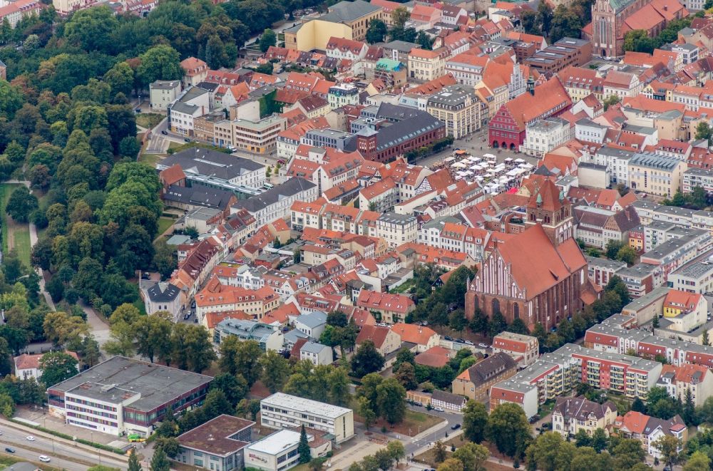 Greifswald from the bird's eye view: Old Town area and city center and Markt in Greifswald in the state Mecklenburg - Western Pomerania, Germany