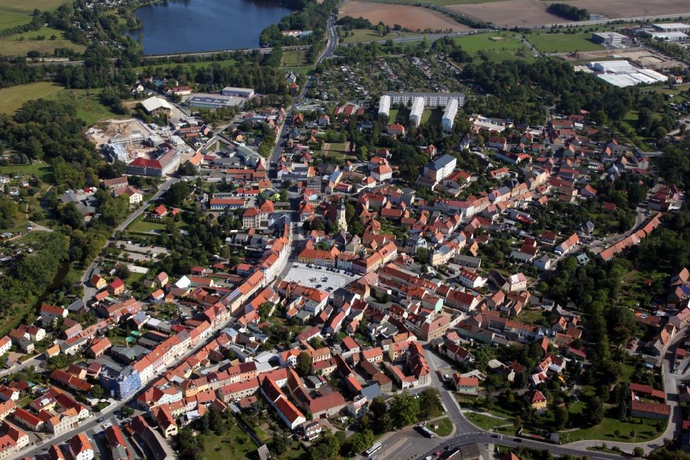 Aerial photograph Radeburg - Old Town area and city center with the market place in Radeburg in the state Saxony, Germany