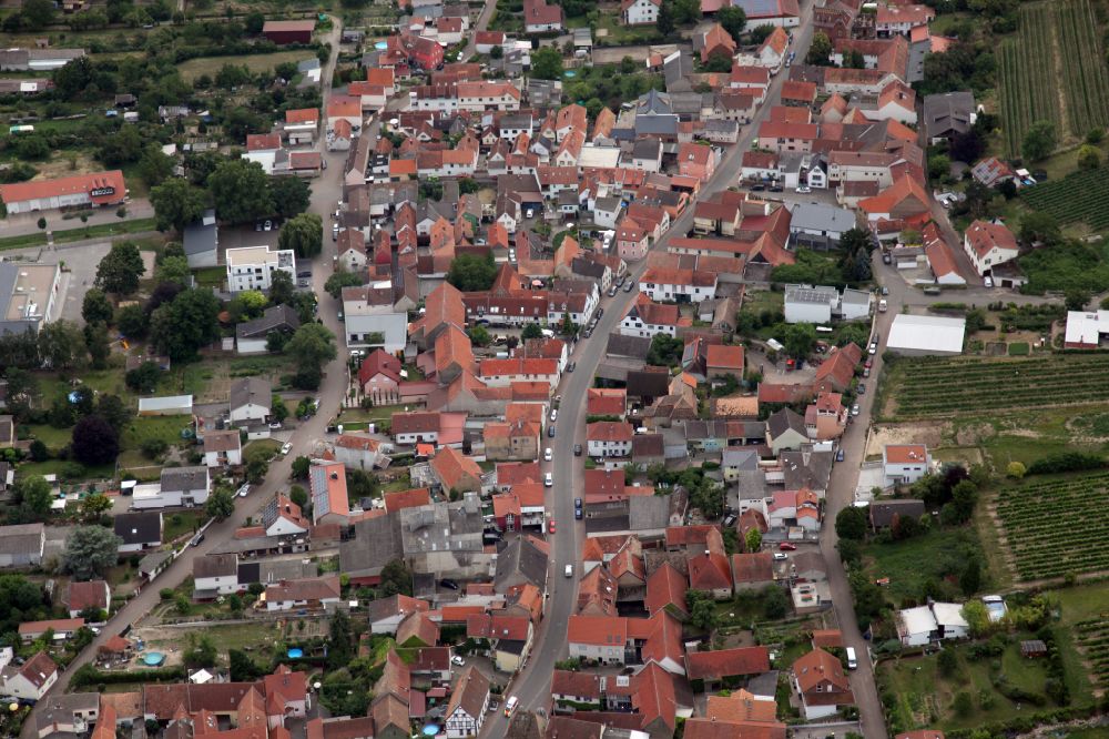 Aerial image Mettenheim - Old Town area and city center on street Hauptstrasse in Mettenheim in the state Rhineland-Palatinate, Germany