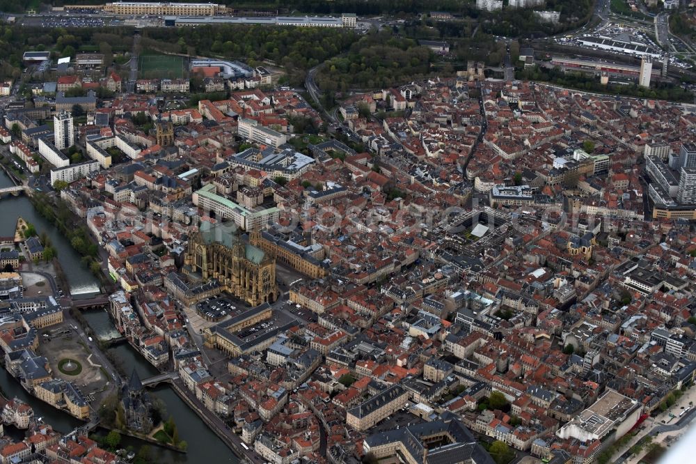 Aerial photograph Metz - Old Town area and city center in Metz in Alsace-Champagne-Ardenne-Lorraine, France