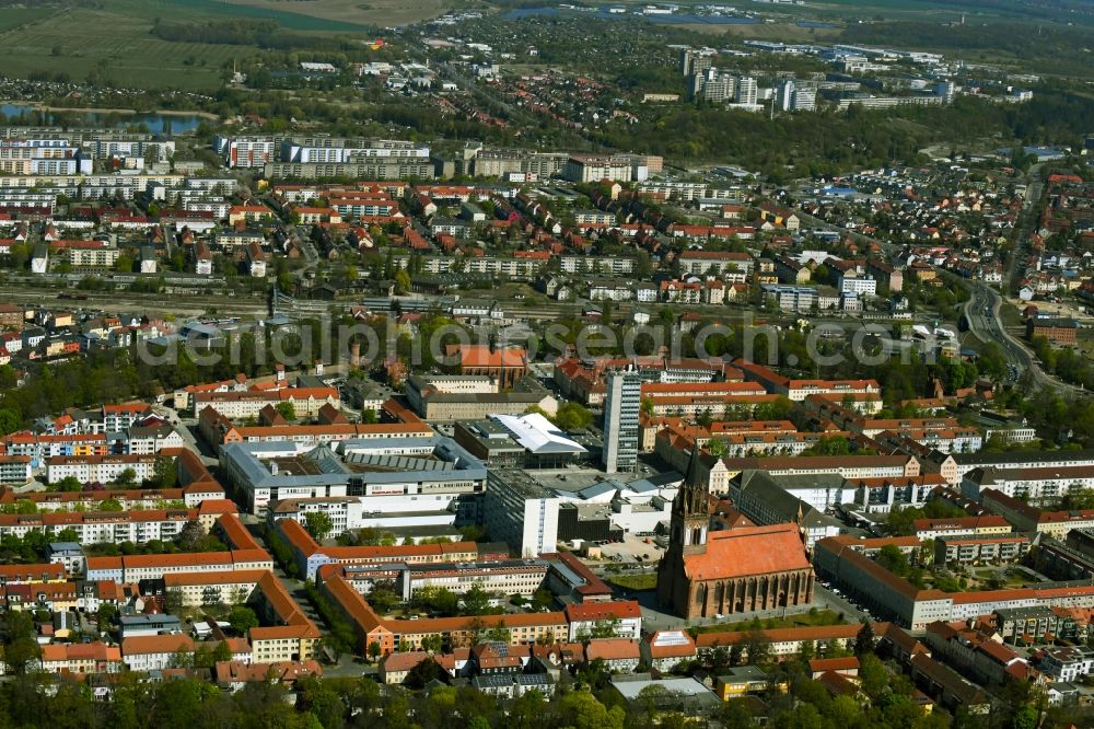 Aerial photograph Neubrandenburg - Old Town area and city center in Neubrandenburg in the state Mecklenburg - Western Pomerania, Germany