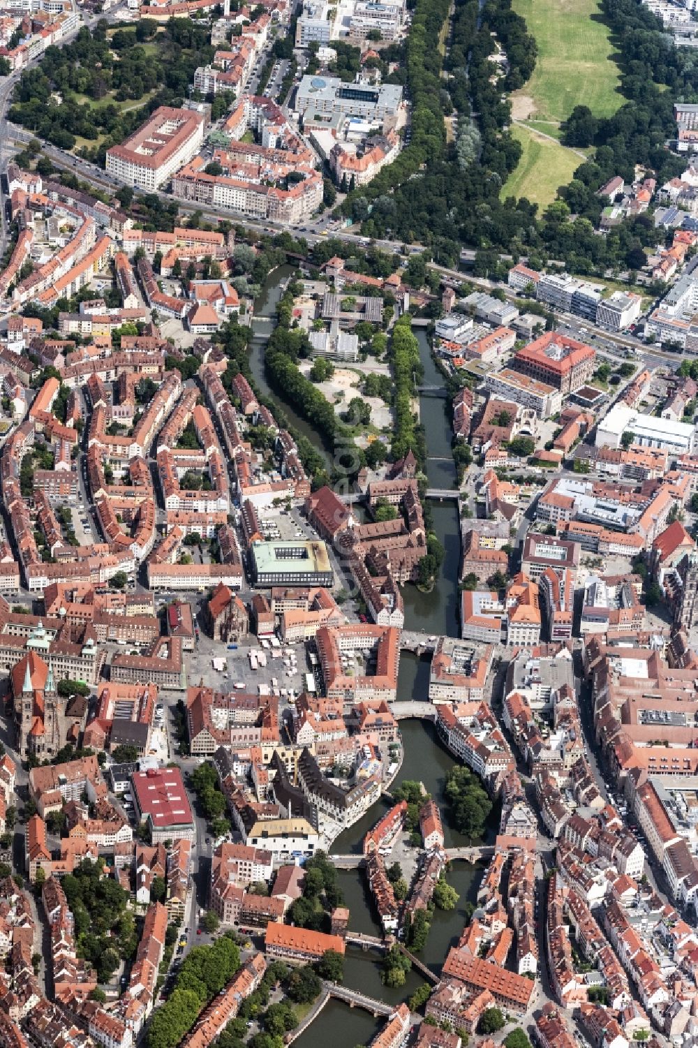 Nürnberg from the bird's eye view: Old Town area and city center in Nuremberg in the state Bavaria, Germany