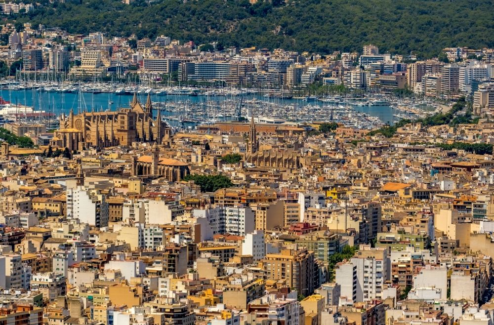 Aerial photograph Palma - Old Town area and city center in Palma in Balearic island of Mallorca, Spain
