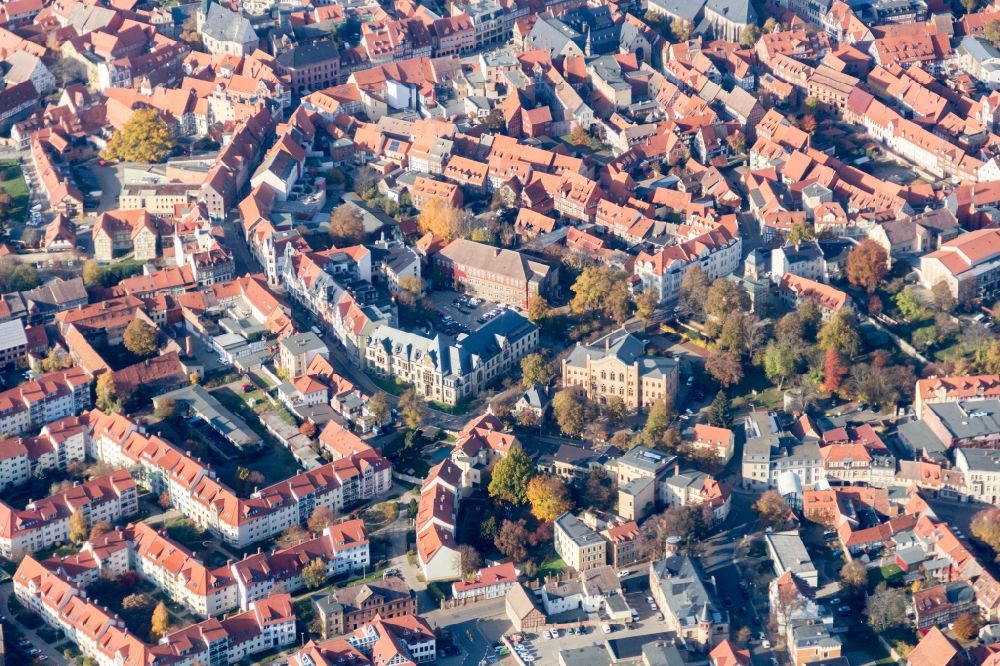 Quedlinburg from the bird's eye view: Old Town area and city center in Quedlinburg in the state Saxony-Anhalt, Germany