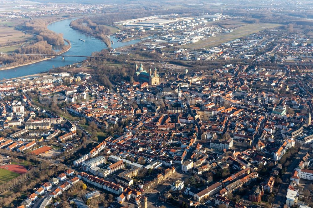 Speyer from the bird's eye view: Old Town area and city center on the banks of the Rhine in Speyer in the state Rhineland-Palatinate, Germany