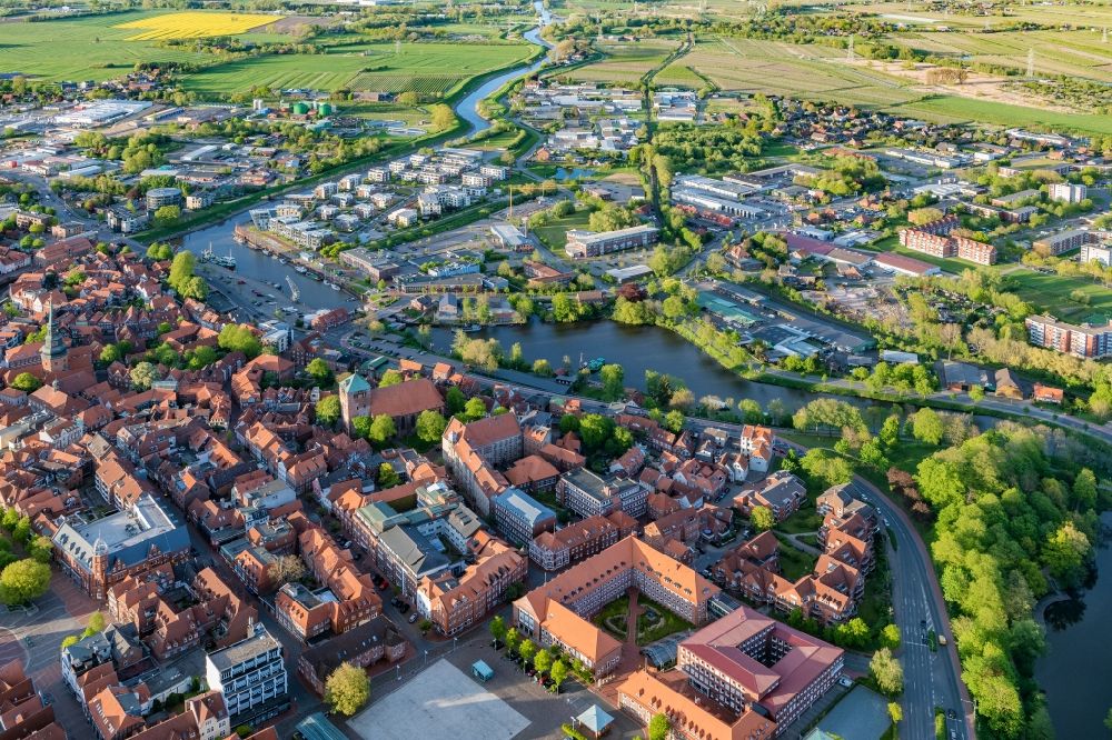 Aerial image Stade - Old Town area and city center on Burggraben in Stade in the state Lower Saxony, Germany